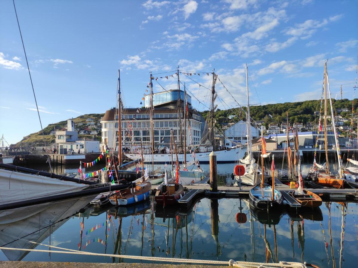 Le Reflet Des Voiles Face Au Port De Fecamp Apartment Exterior photo